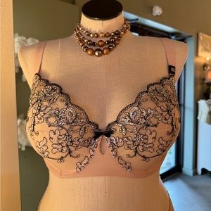 Custom Swarovski bling bra. New with tags 38DDD